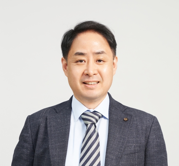 YOON-UK HEO