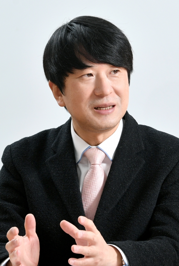 Kee-Ahn Lee