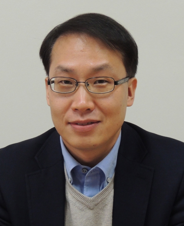Hyun-Uk Hong