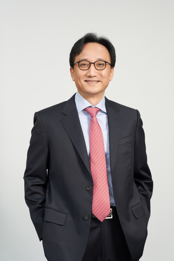 Dong-Woo Suh